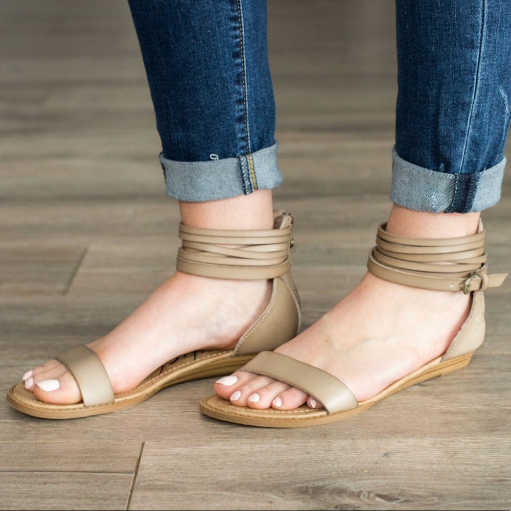 NIB Distressed Chic Multistrap Ankle Wedge Sandal - Picture 2 of 5